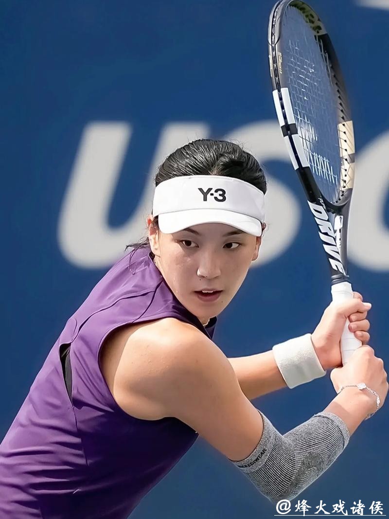 澳网｜“不专注于网球”反倒接连赢球，王欣瑜靠着松弛感成为三十二强中国独苗